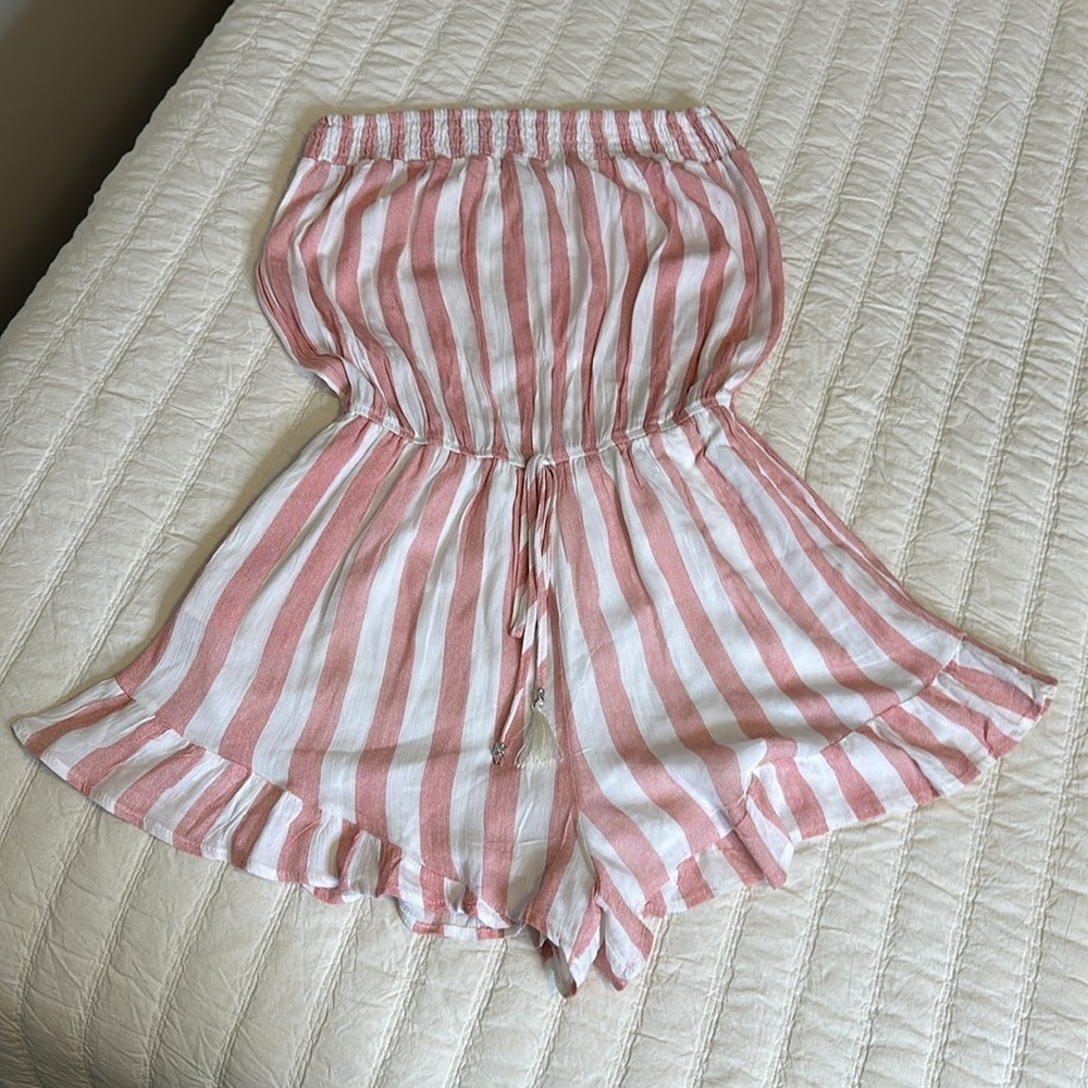 Salty lemon Lg lined sleeveless halter romper, striped red n white 100% …
